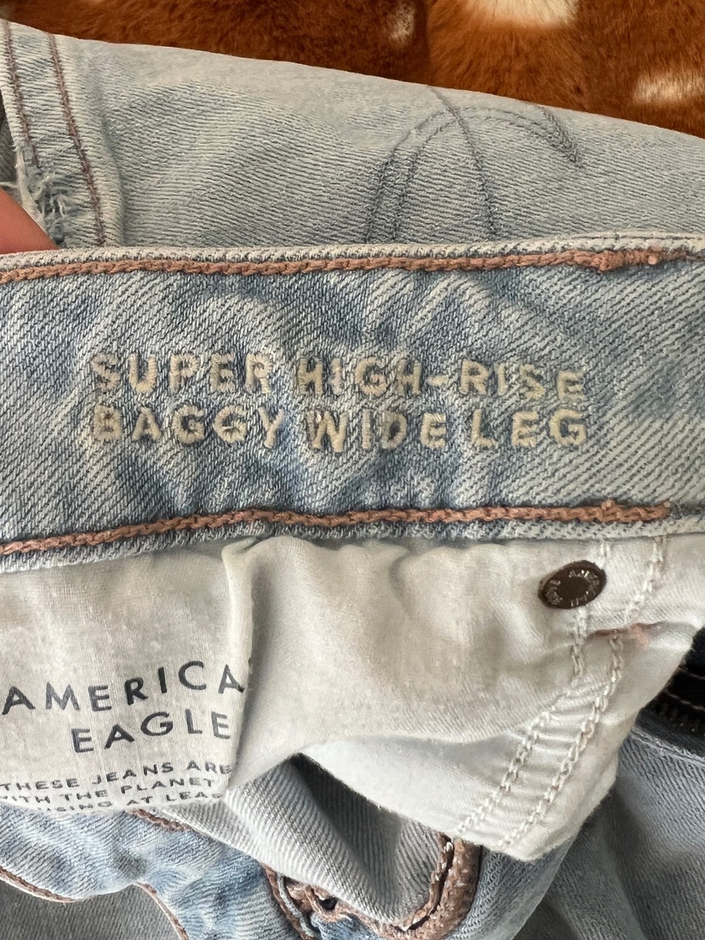 American Eagle Dreamy Drape Super High Rise Baggy Wide Leg Jeans - Picture 5 of 7